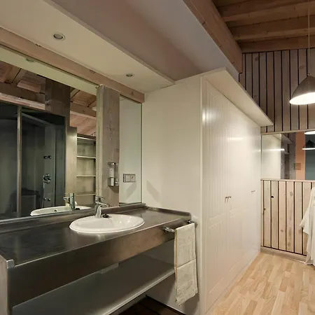 La Casa Vieja De *
