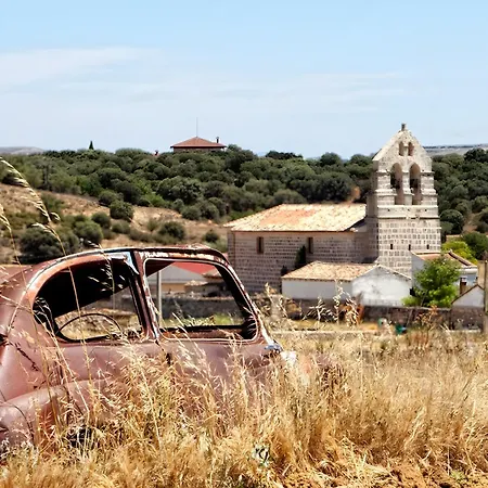 La Casa Vieja De *